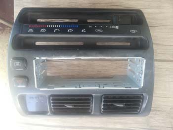 93-98 MODEL TOYOTA COROLLA ÇIKMA TEYP ÇERÇEVESİ